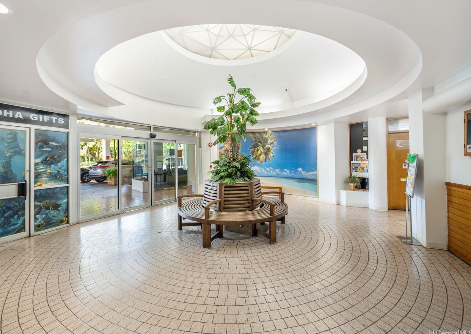 1920 Ala Moana Blvd, Honolulu HI 96815-1865 exterior