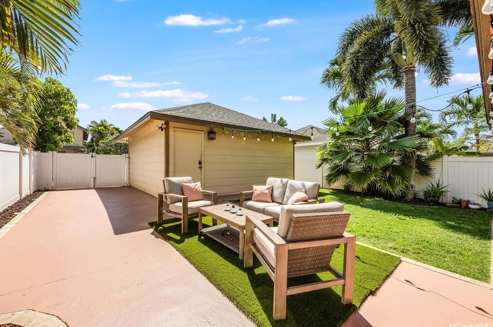 91-1027 Kaihi St, Ewa Beach HI  96706 exterior