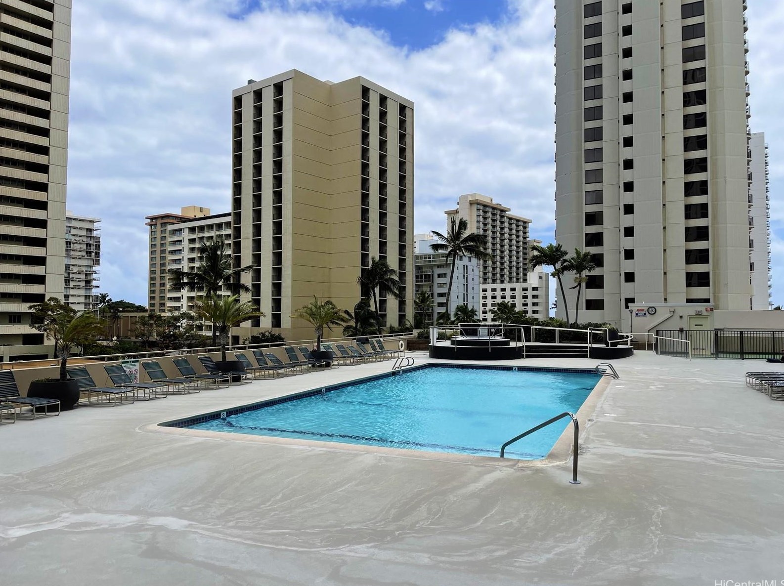 201 Ohua Ave, Honolulu HI 96815-3653 exterior