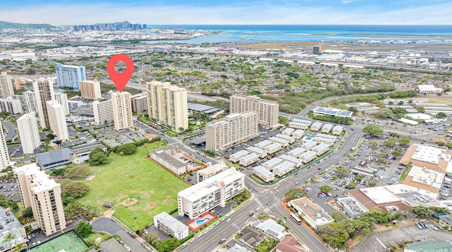 909 Ala Nanala St, Honolulu HI  96818-2951 exterior