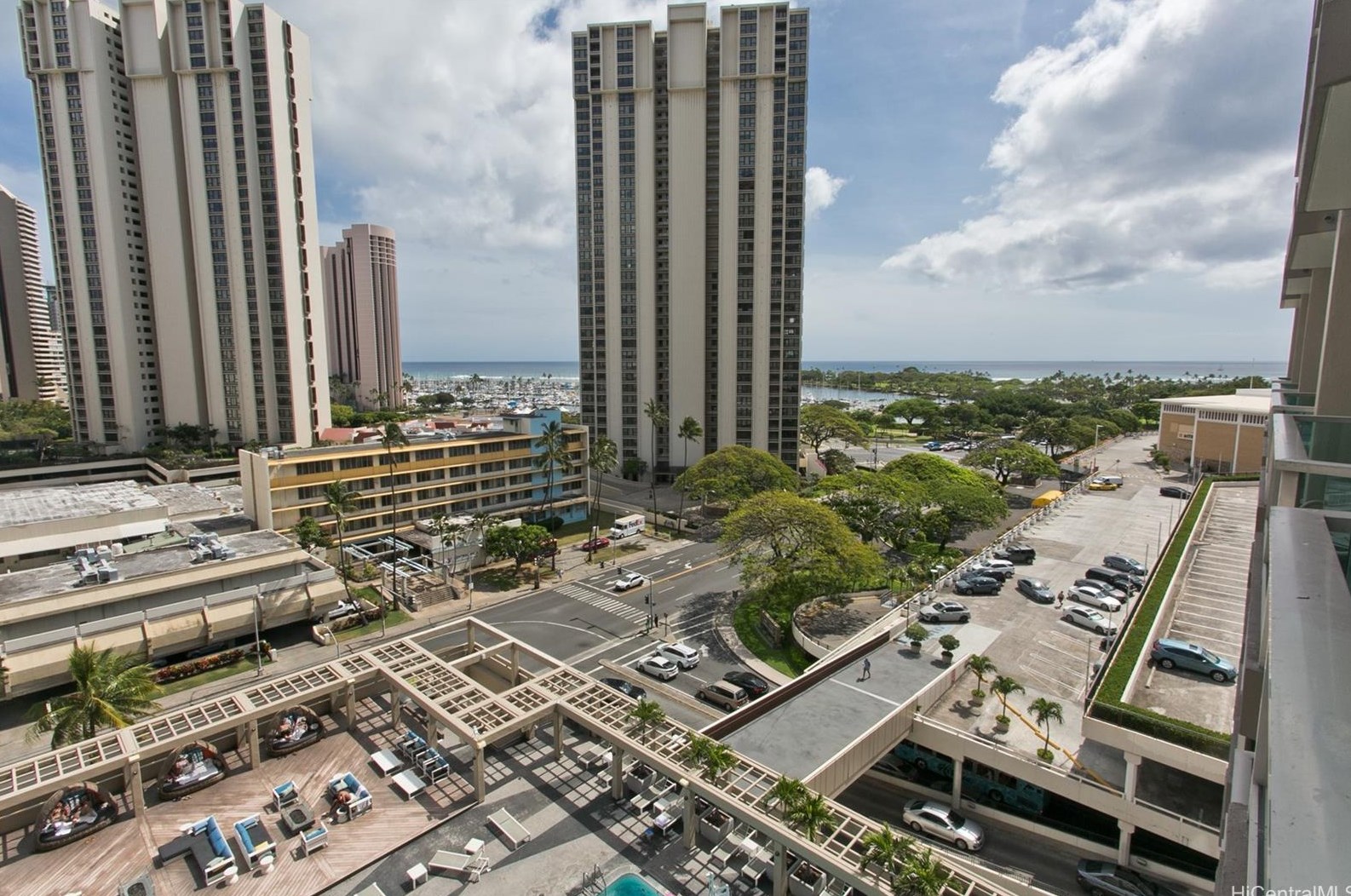 410 Atkinson Dr, Honolulu HI  96814-4730 exterior