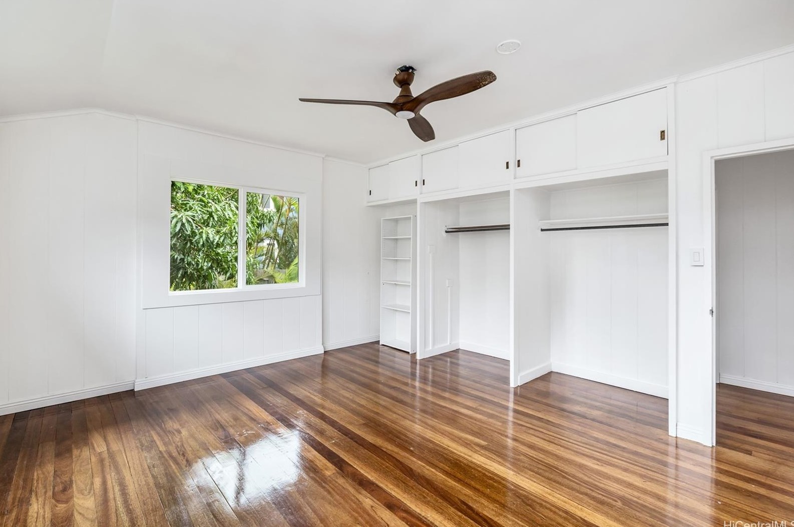 5881 Kalanianaole Hwy, Honolulu HI  96821-2331 exterior