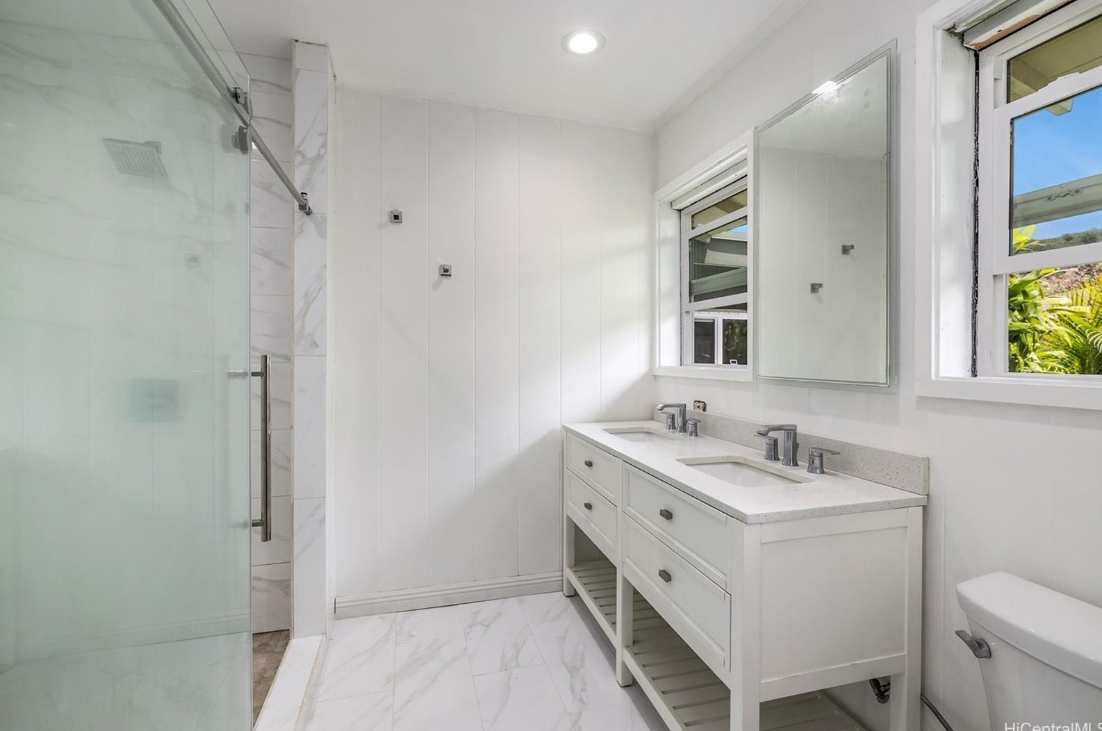 5881 Kalanianaole Hwy, Honolulu HI  96821-2331 exterior