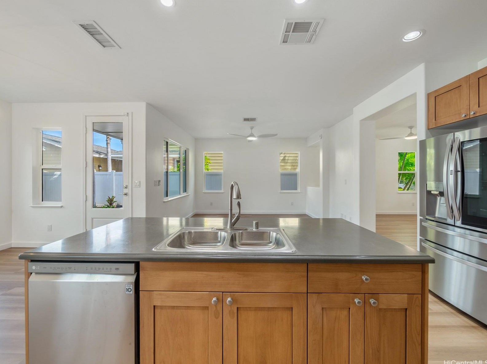 91-1823 Waiaama St, Ewa Beach HI  exterior