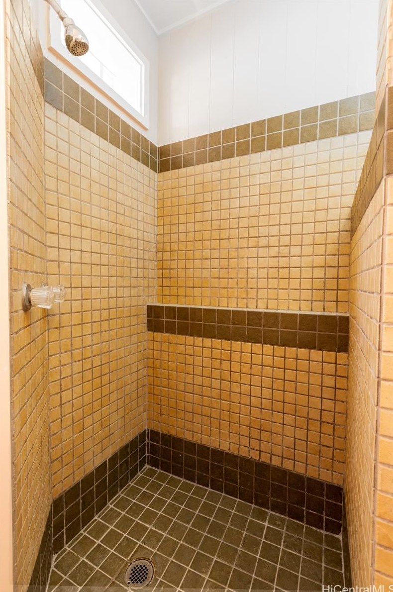 3726 Anuhea St, Honolulu HI  96816-3802 exterior