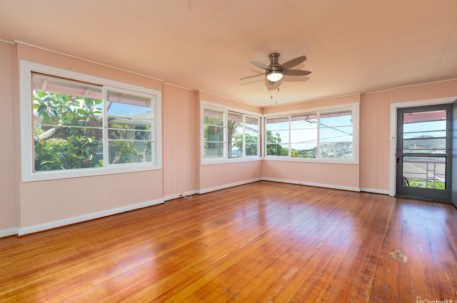 3726 Anuhea St, Honolulu HI  96816-3802 exterior