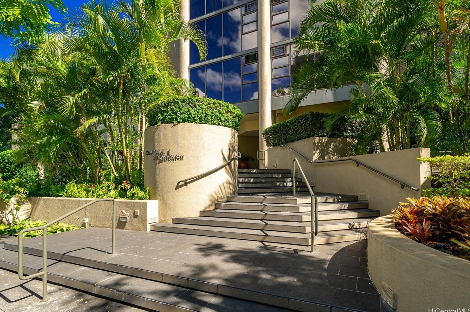 2101 Nuuanu Ave, Honolulu HI  96817-1764 exterior