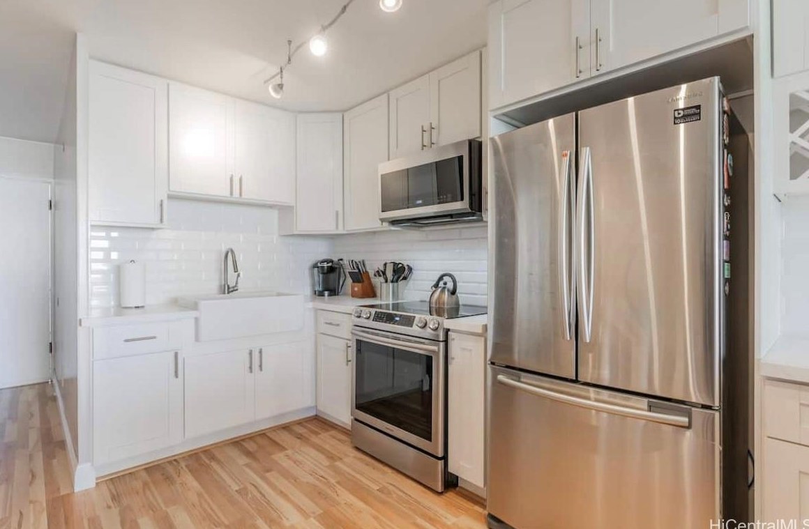 1684 Ala Moana Blvd, Honolulu HI  96815-1425 exterior