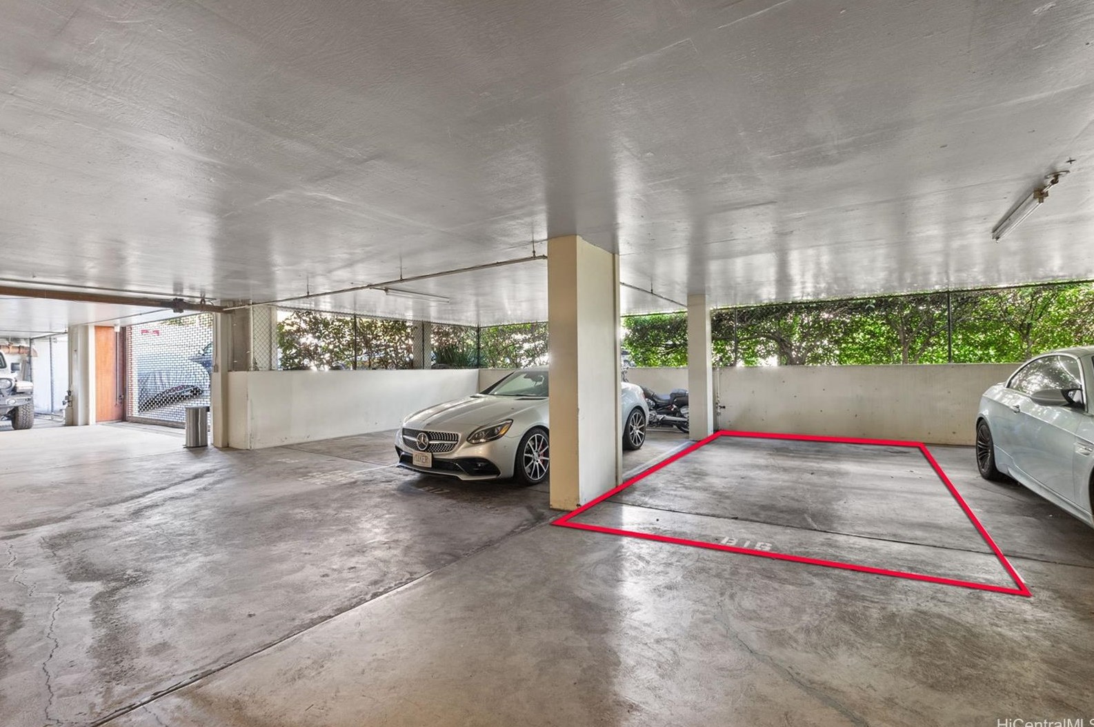 2029 Ala Wai Blvd, Honolulu HI  96815-2064 exterior