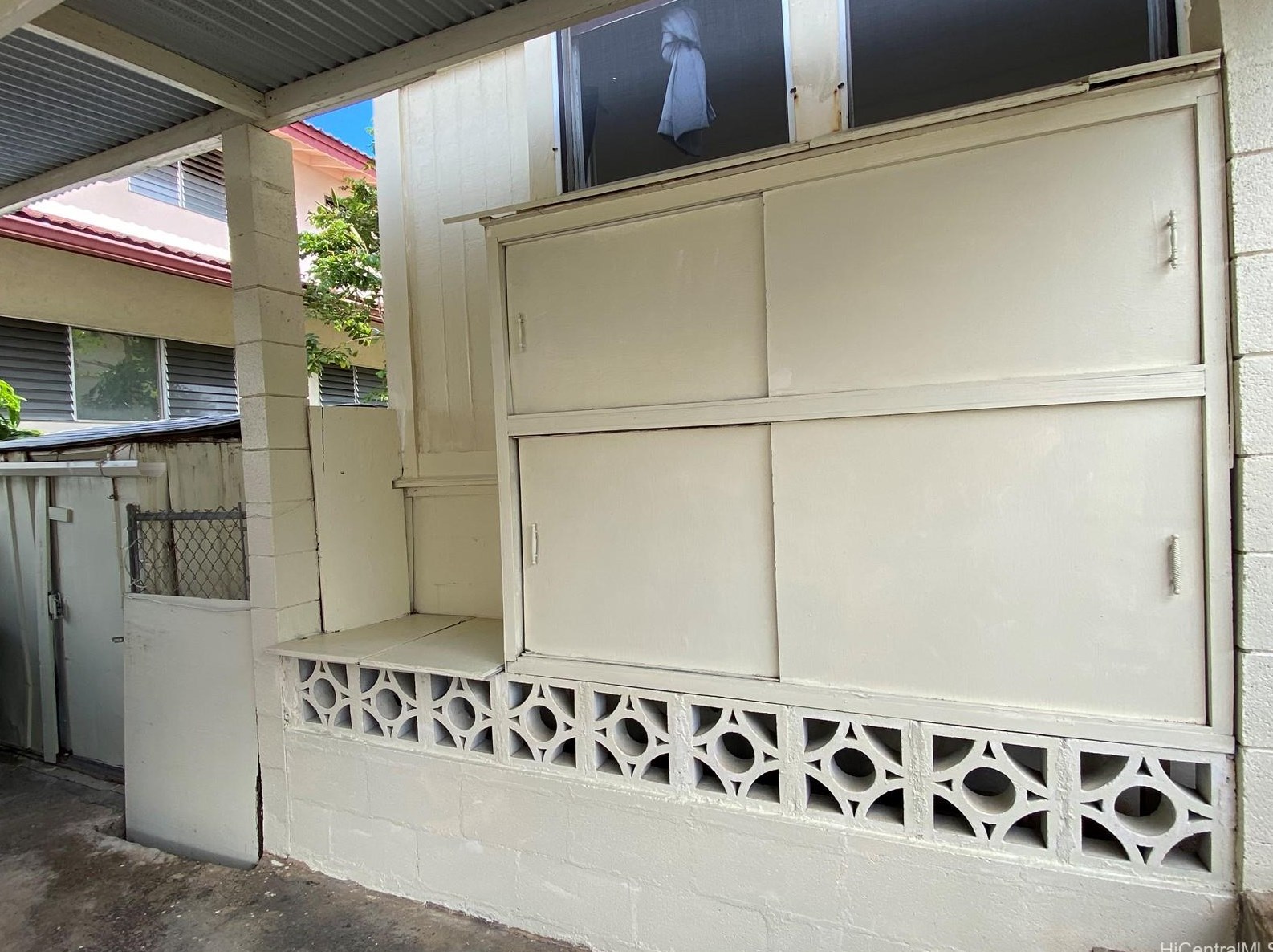 629 Ihe St, Honolulu HI  96817-2240 exterior