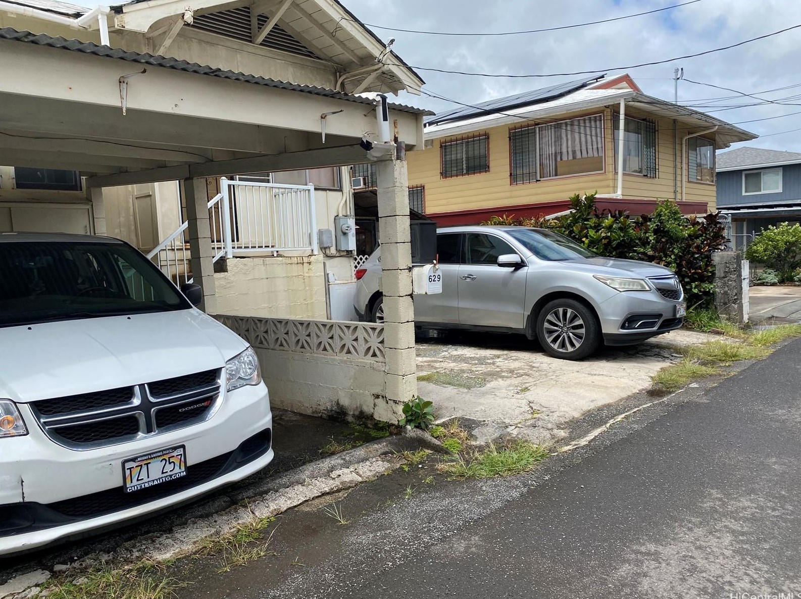 629 Ihe St, Honolulu HI  96817-2240 exterior