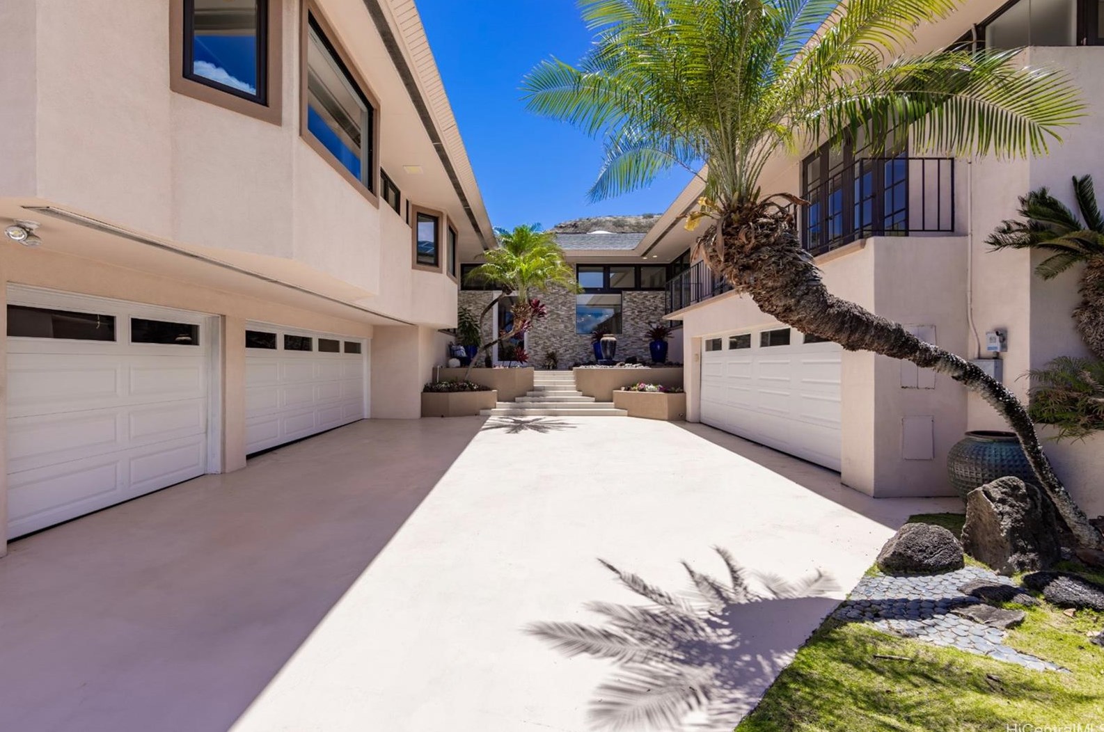 3994 Kaualio Pl, Honolulu HI  96816-4404 exterior