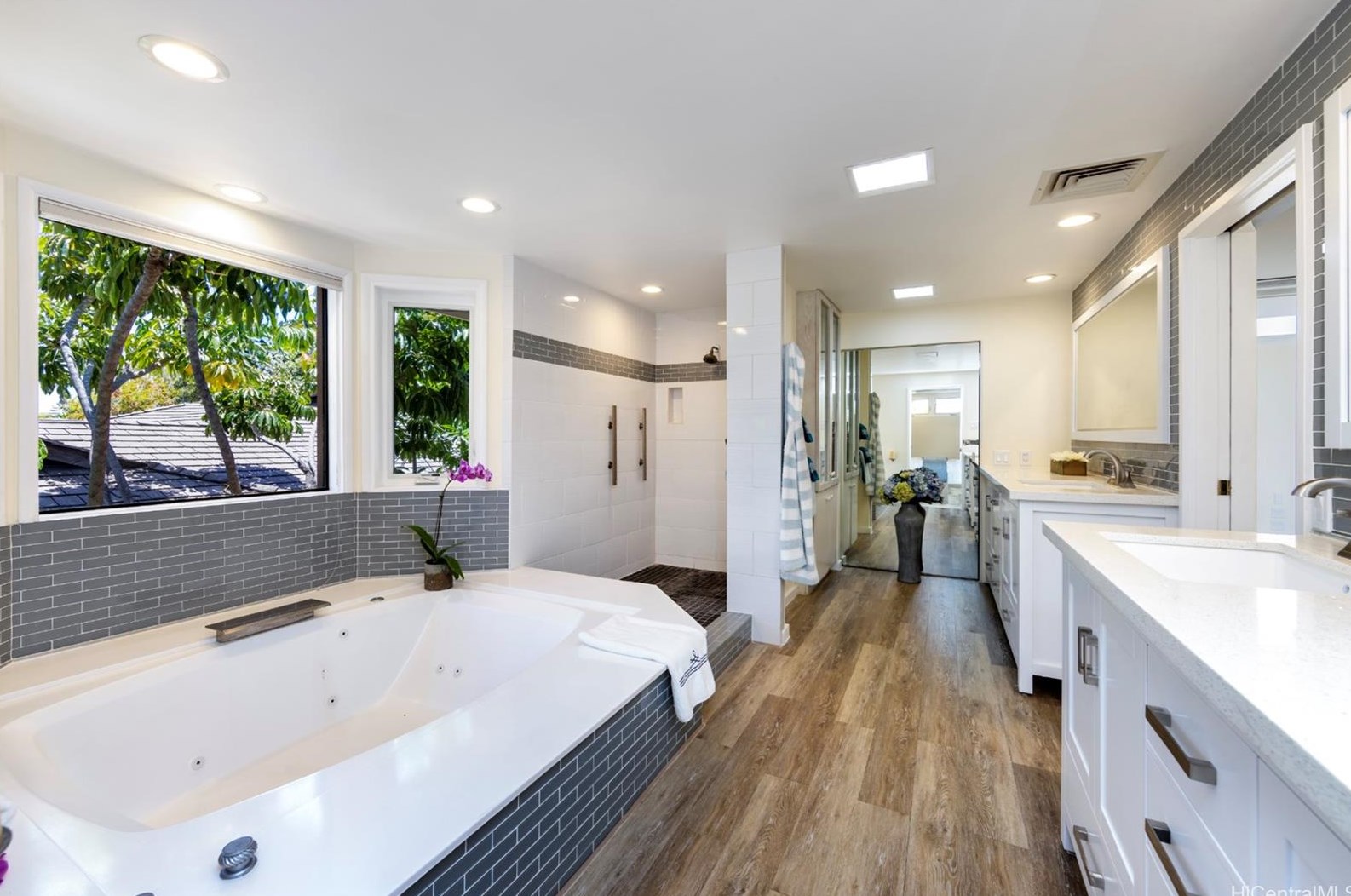 3994 Kaualio Pl, Honolulu HI  96816-4404 exterior