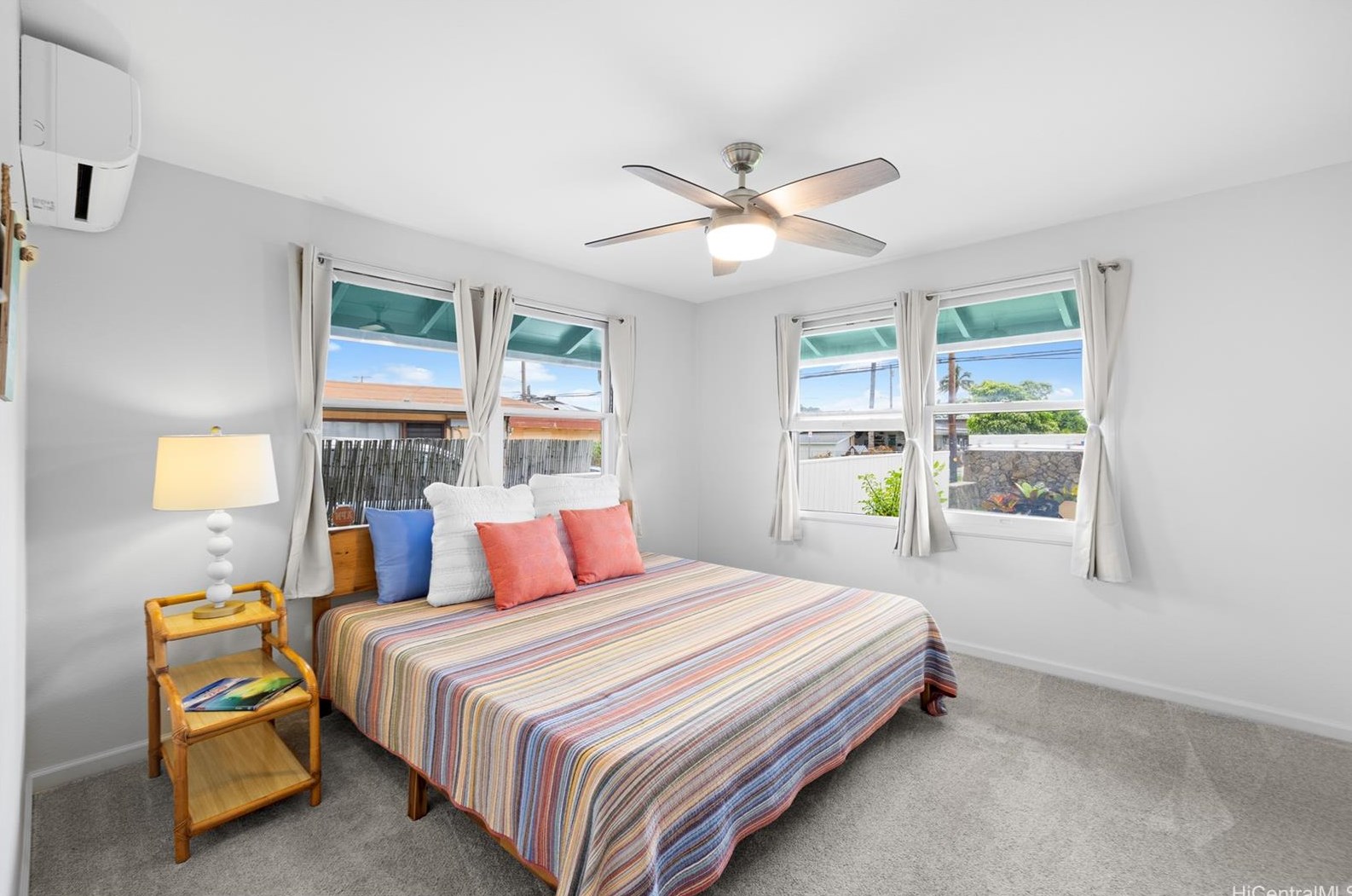 547 Oneawa St, Kailua HI  96734-2231 exterior