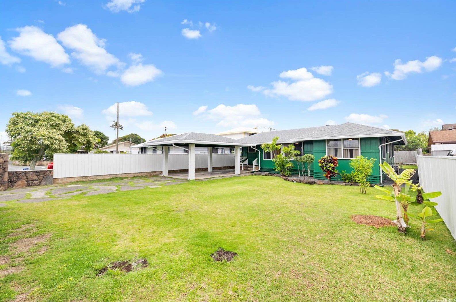547 Oneawa St, Kailua HI  96734-2231 exterior