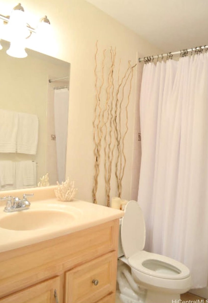 838 22nd Ave, Honolulu HI  96816-4522 exterior