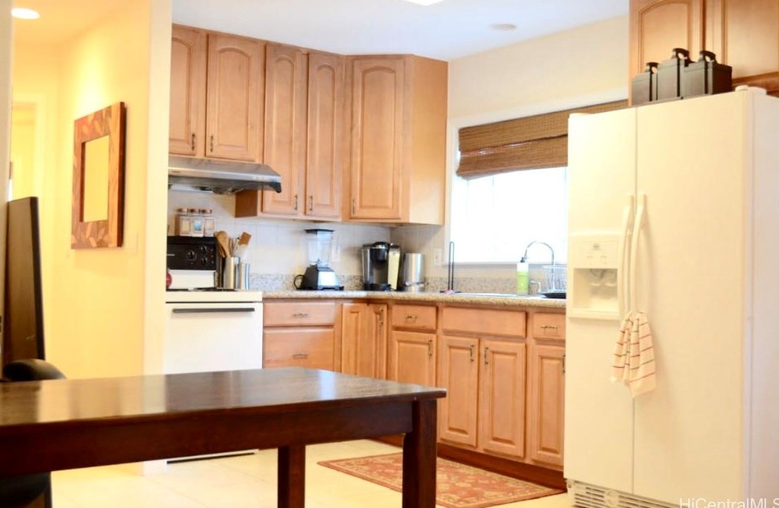 838 22nd Ave, Honolulu HI  96816-4522 exterior