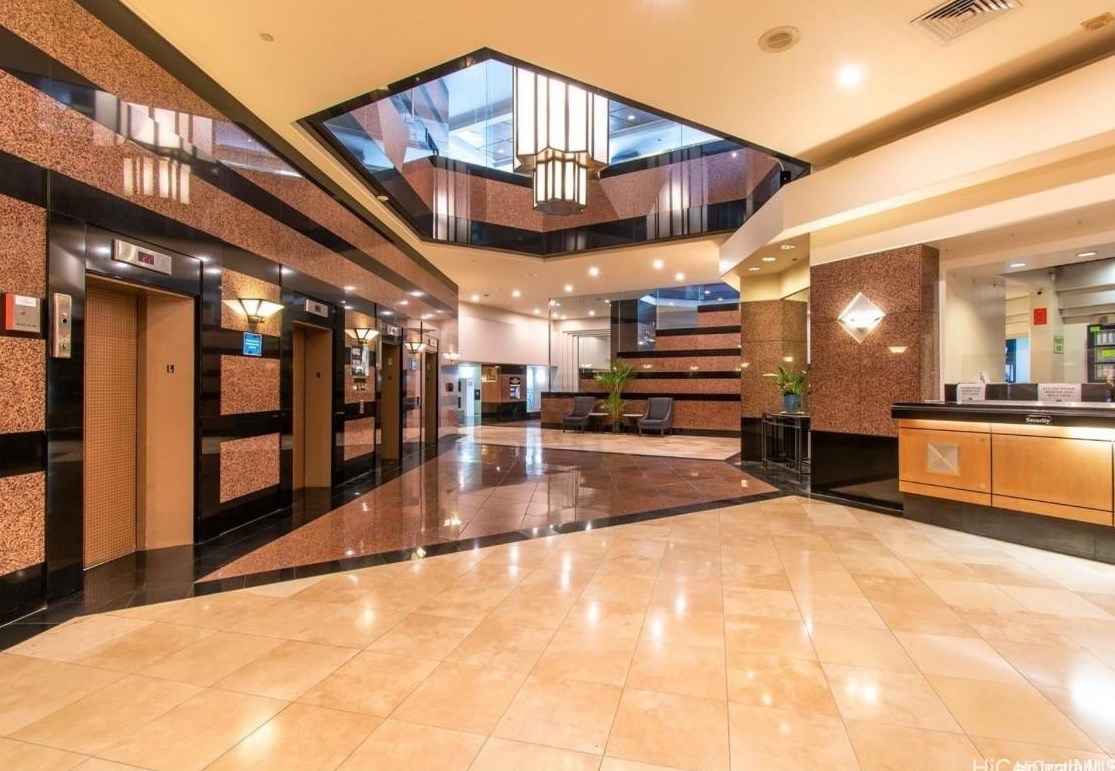 1088 Bishop St, Honolulu HI  96813-3113 exterior