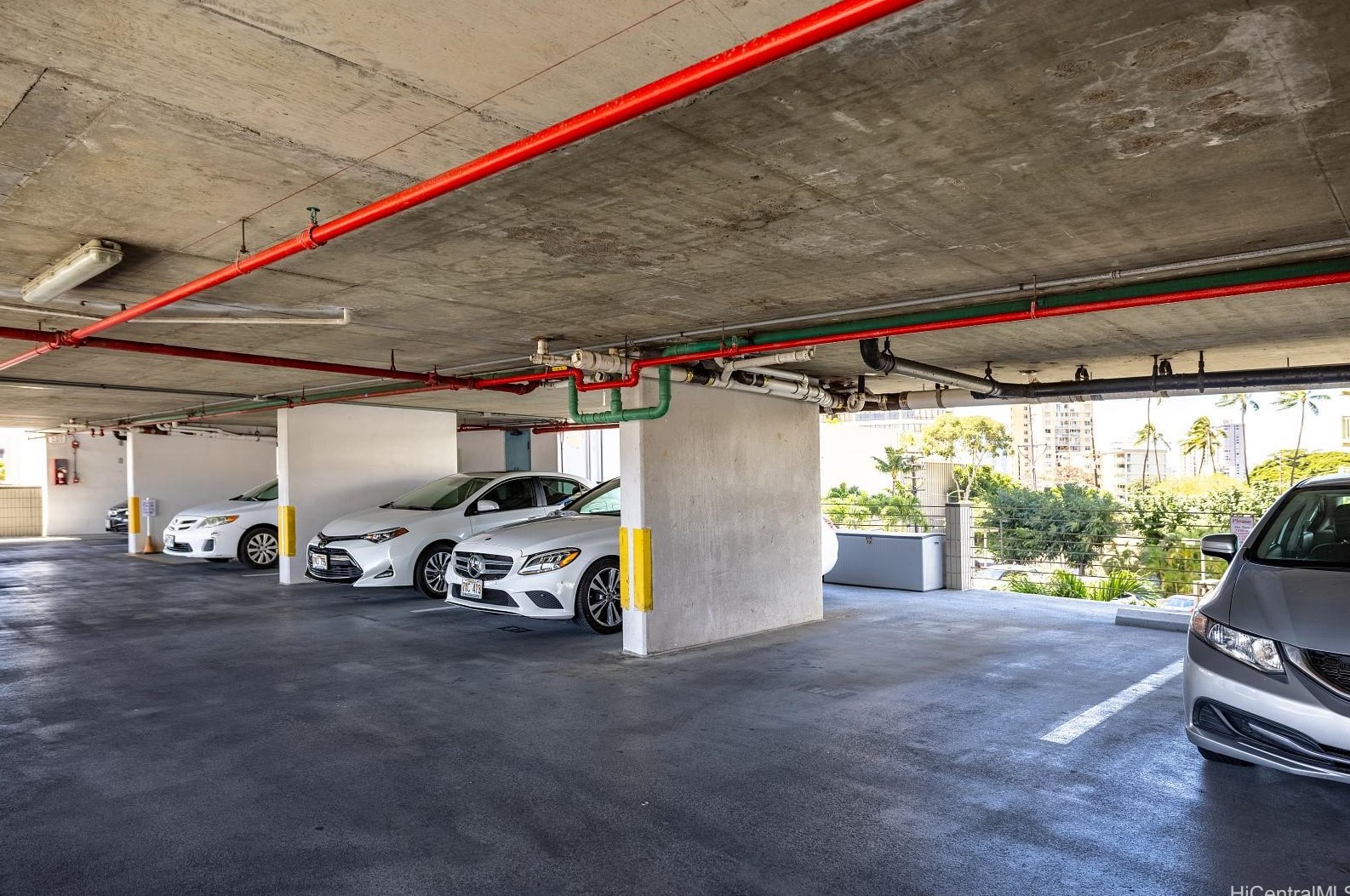 2542 Date St, Honolulu HI  96826-5528 exterior