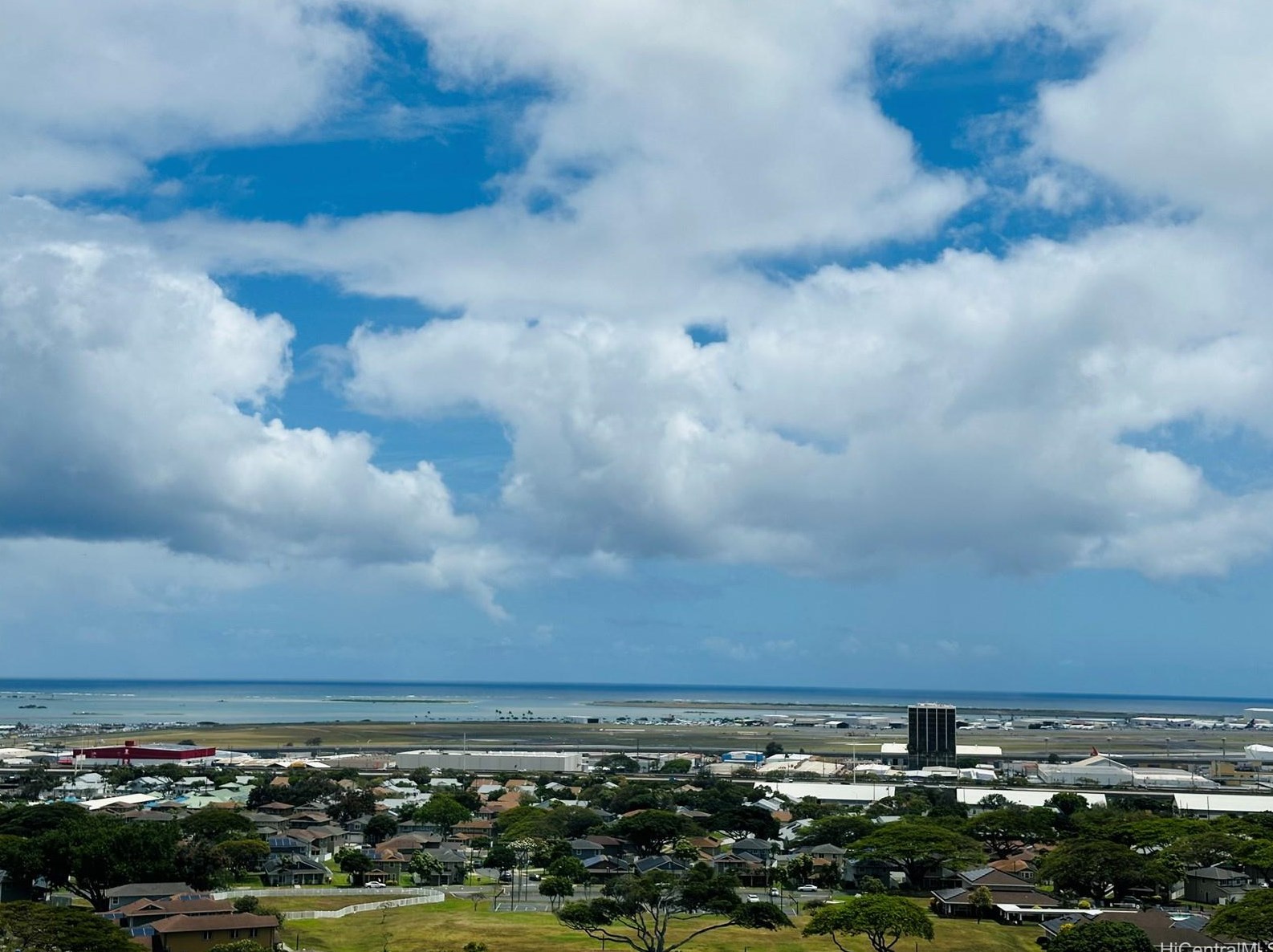 3045 Ala Napuaa Pl, Honolulu HI  96818-2792 exterior