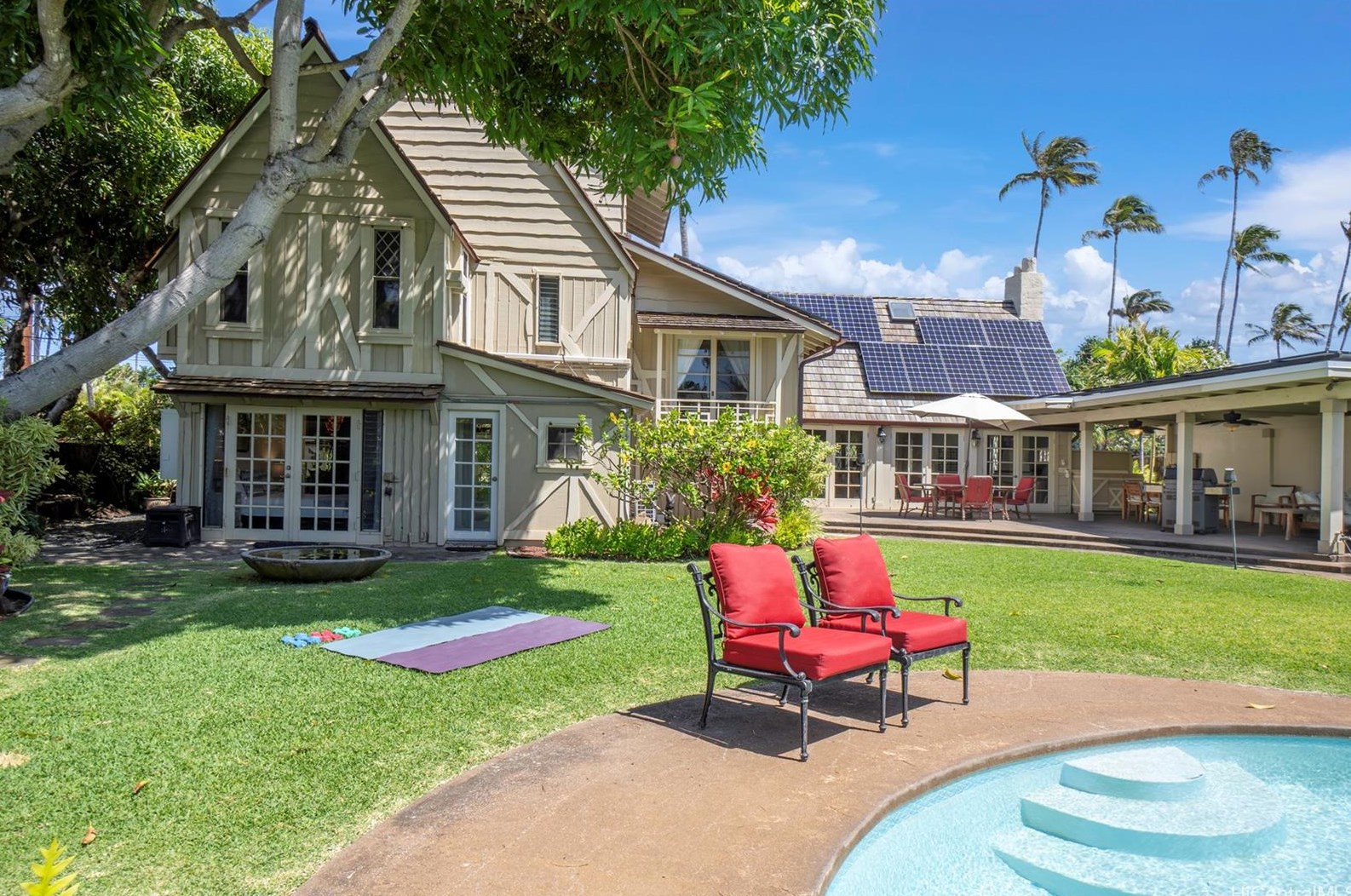 4584 Kahala Ave, Honolulu HI  96816-4950 exterior