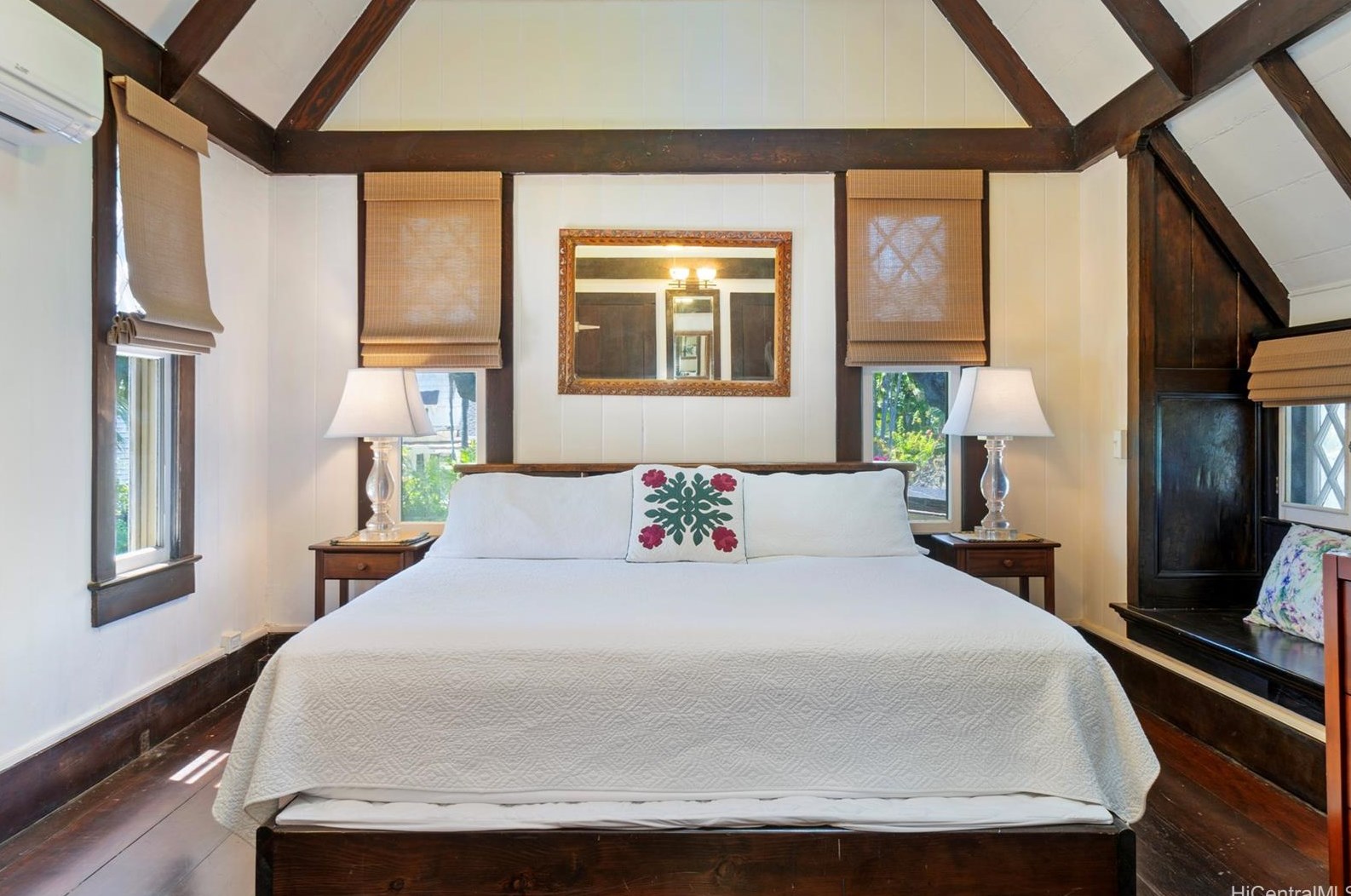 4584 Kahala Ave, Honolulu HI  96816-4950 exterior