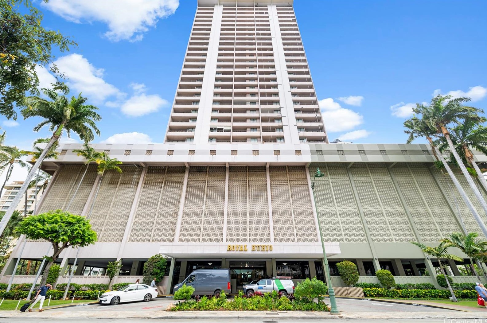 2240 Kuhio Ave, Honolulu HI  96815-2898 exterior