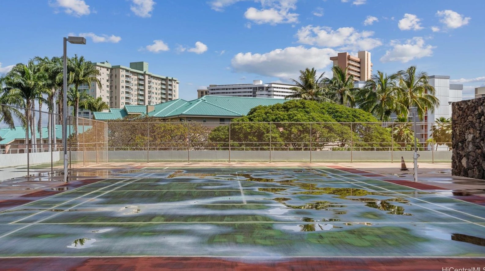 2888 Ala Ilima St, Honolulu HI  96818-5220 exterior