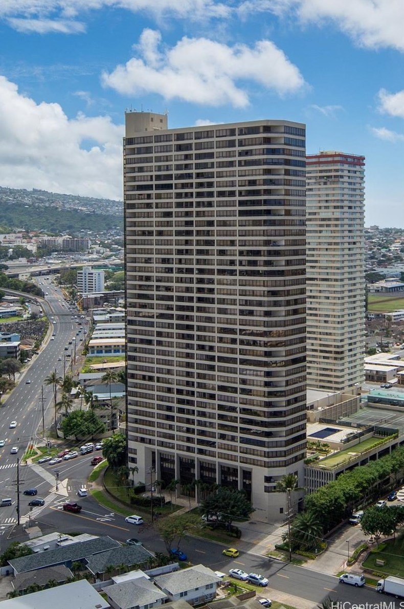 2499 Kapiolani Blvd, Honolulu HI  96826-5310 exterior