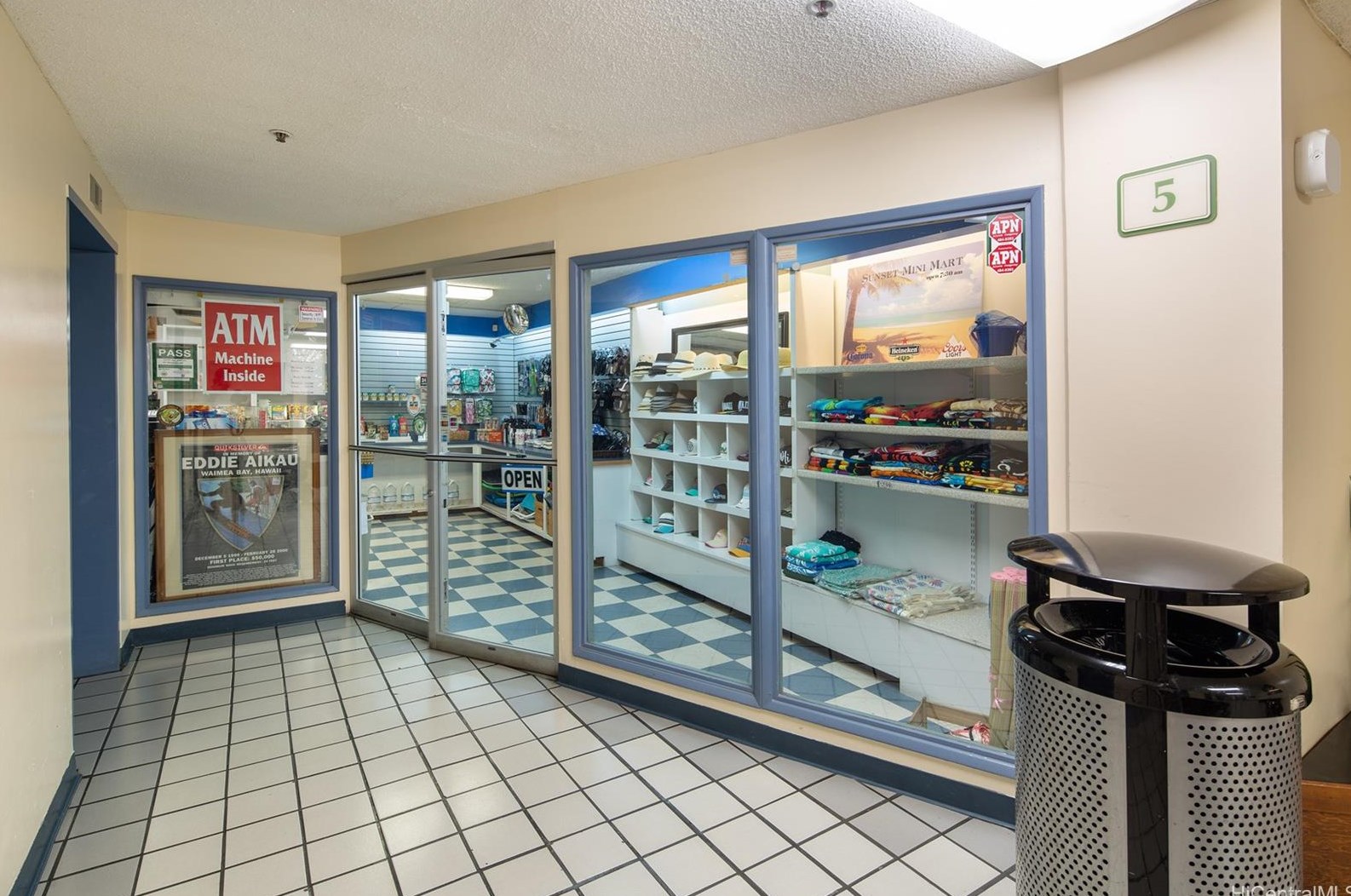 229 Paoakalani Ave, Honolulu HI 96815-3764 exterior