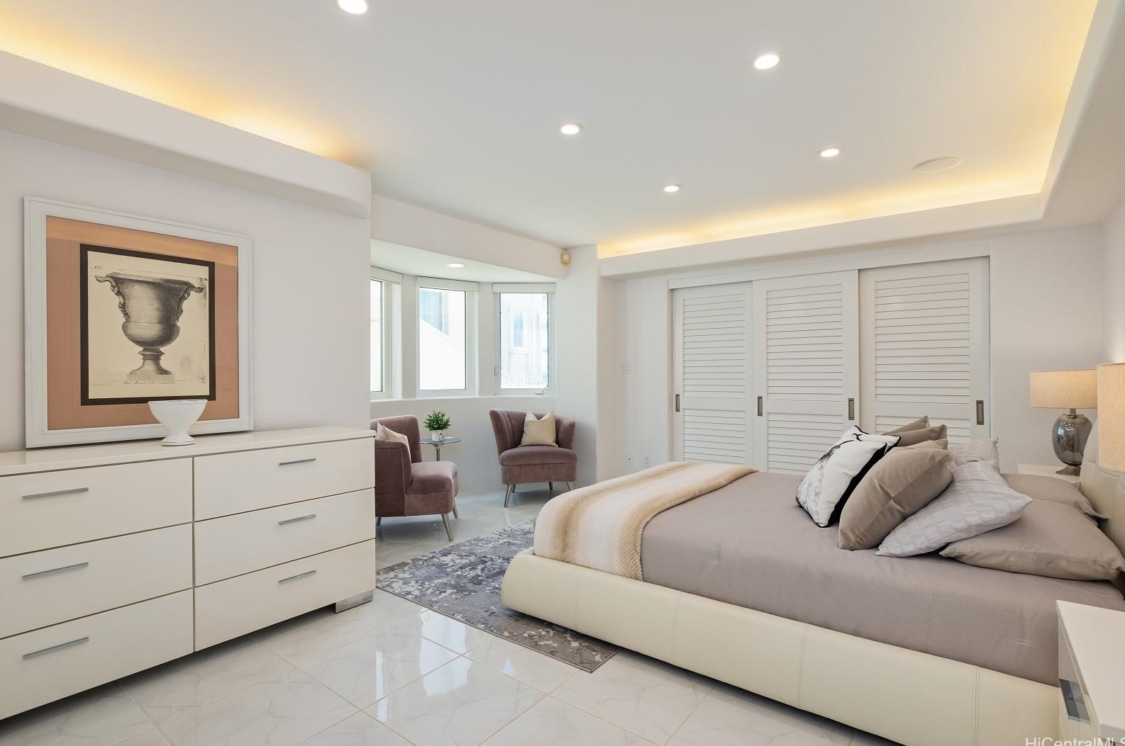 875 Ikena Cir, Honolulu HI  96821-2552 exterior