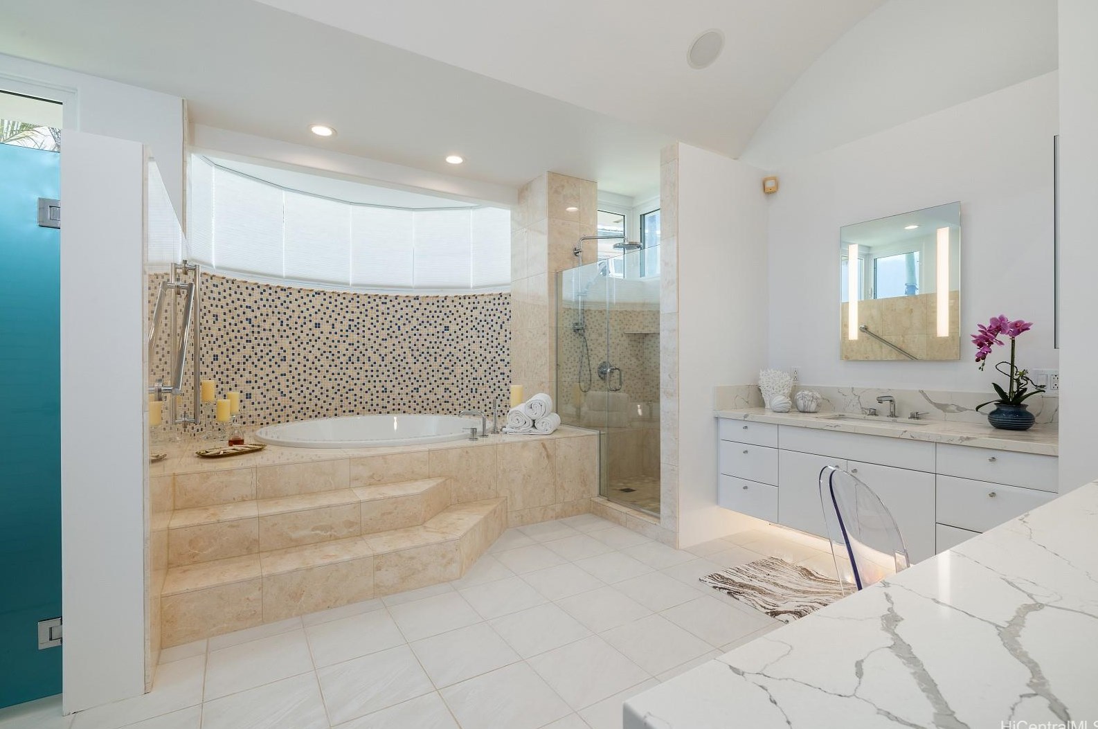 875 Ikena Cir, Honolulu HI  96821-2552 exterior