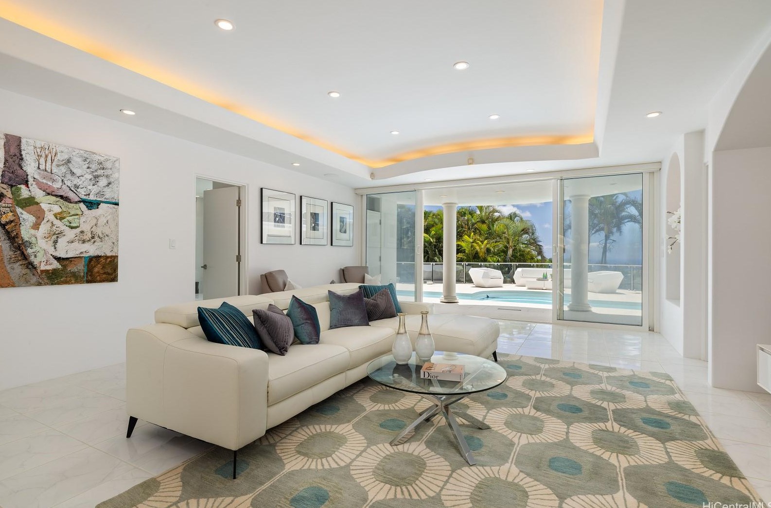 875 Ikena Cir, Honolulu HI  96821-2552 exterior