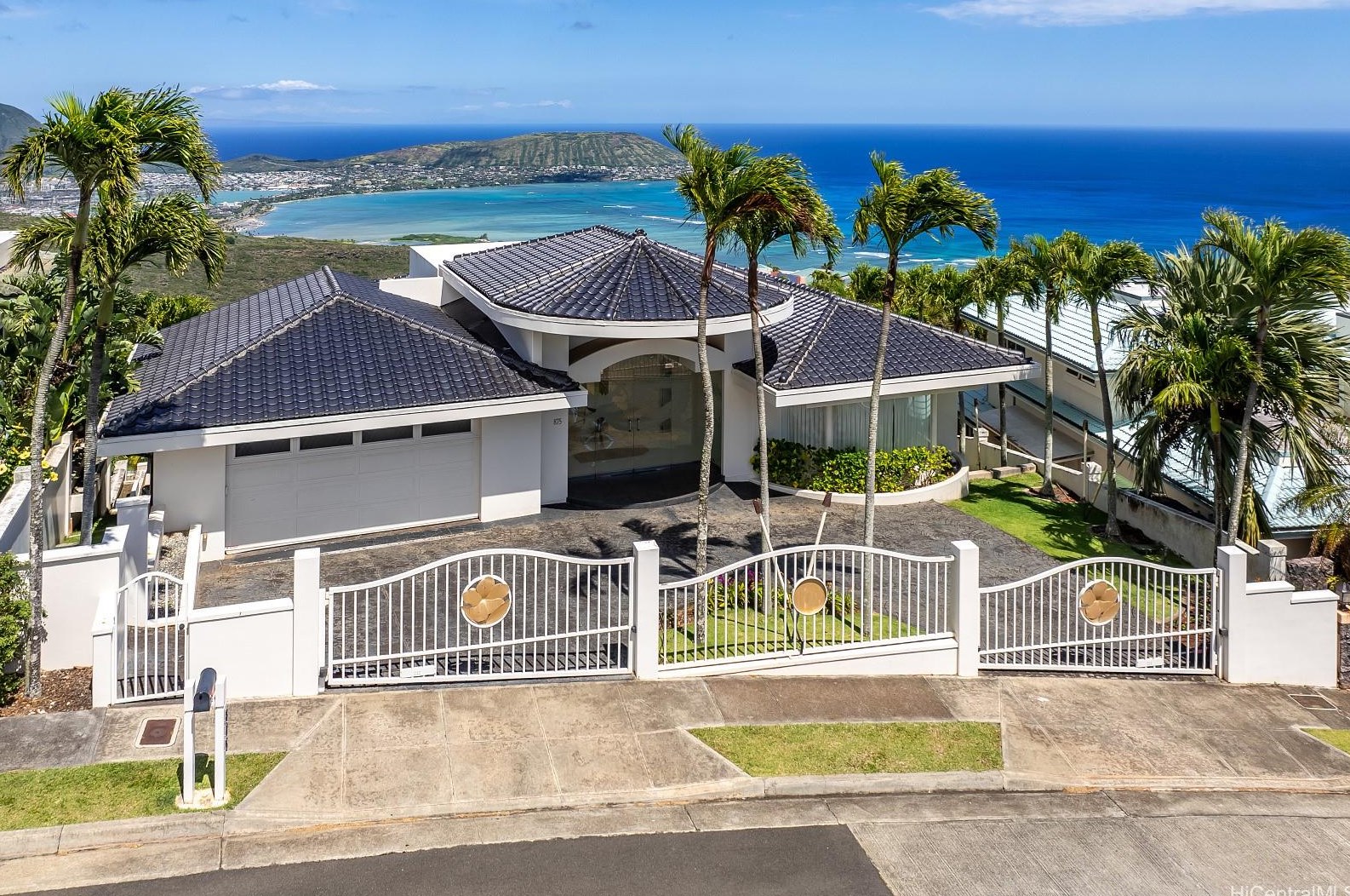 875 Ikena Cir, Honolulu HI  96821-2552 exterior