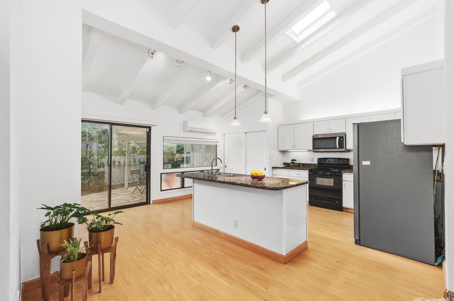 1360 Kaeleku St, Honolulu HI  96825-3009 exterior