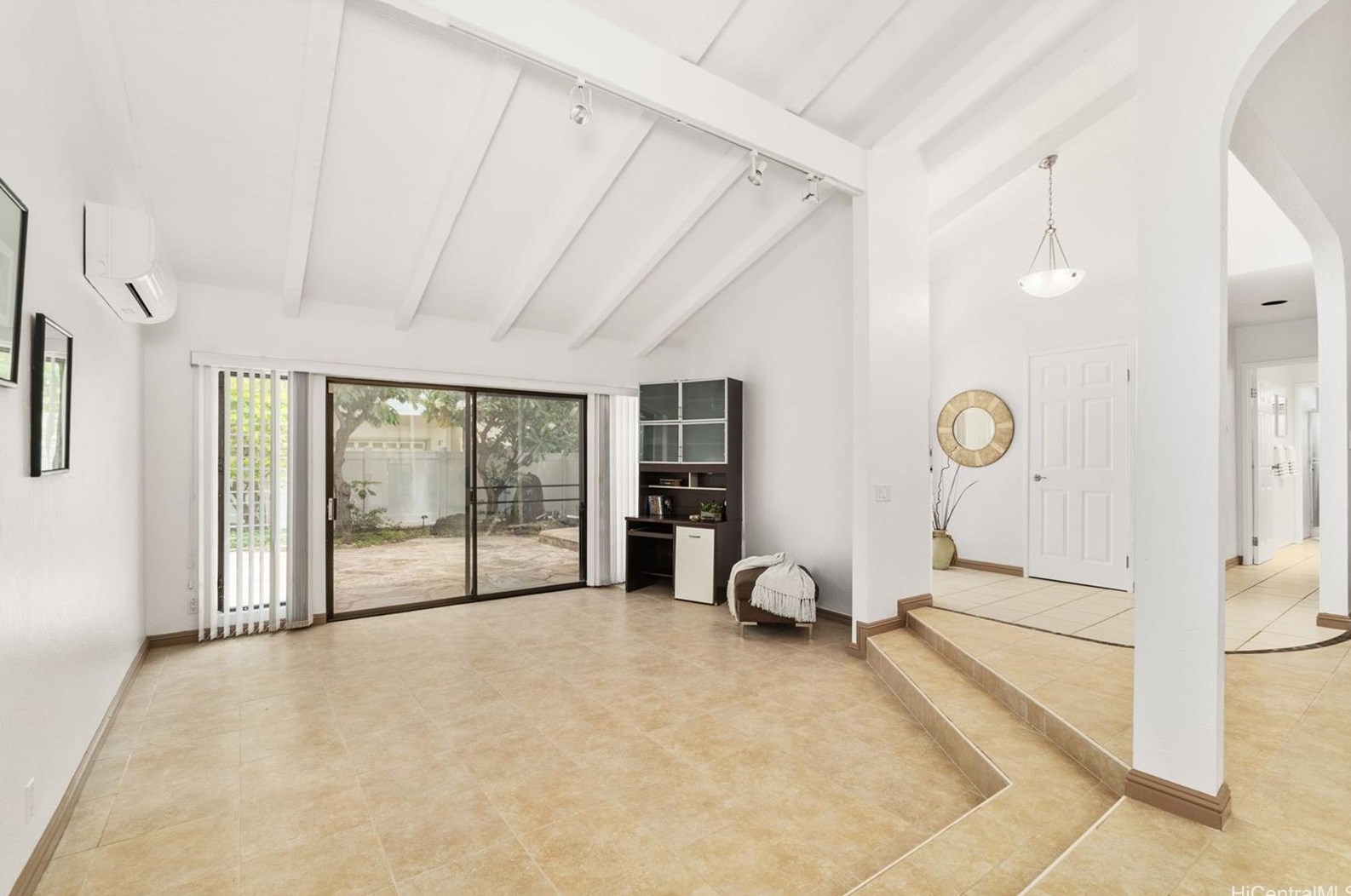 1360 Kaeleku St, Honolulu HI  96825-3009 exterior