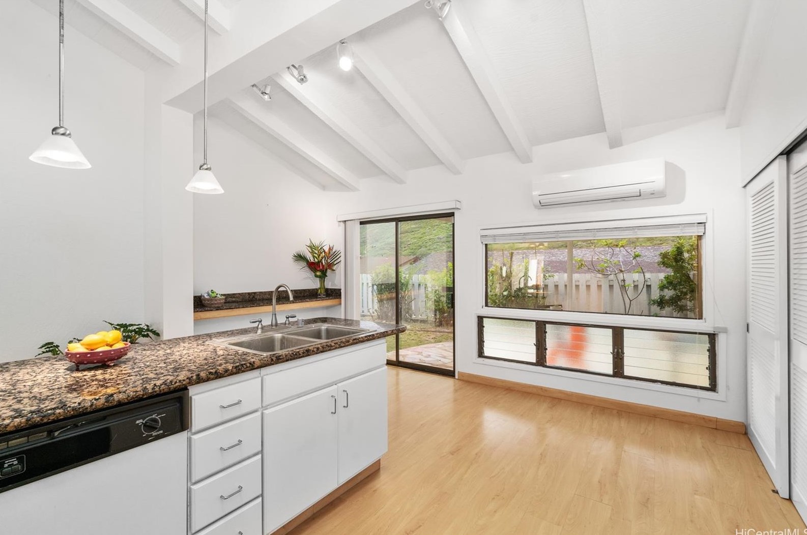 1360 Kaeleku St, Honolulu HI  96825-3009 exterior