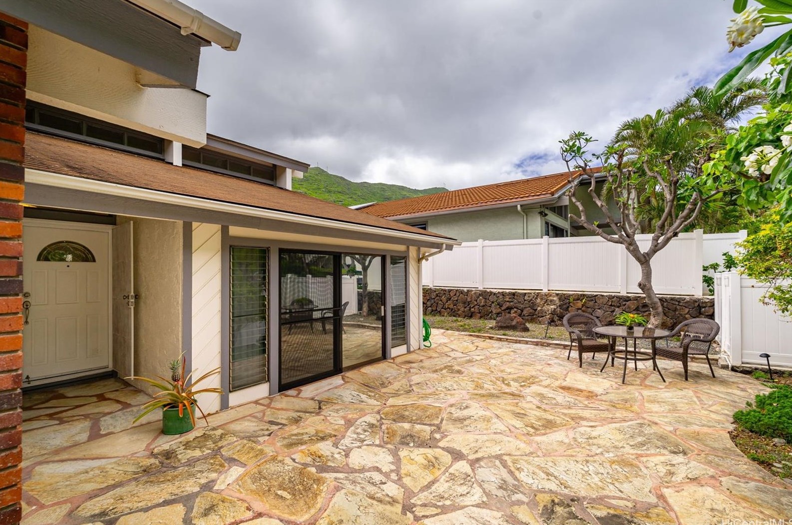 1360 Kaeleku St, Honolulu HI  96825-3009 exterior