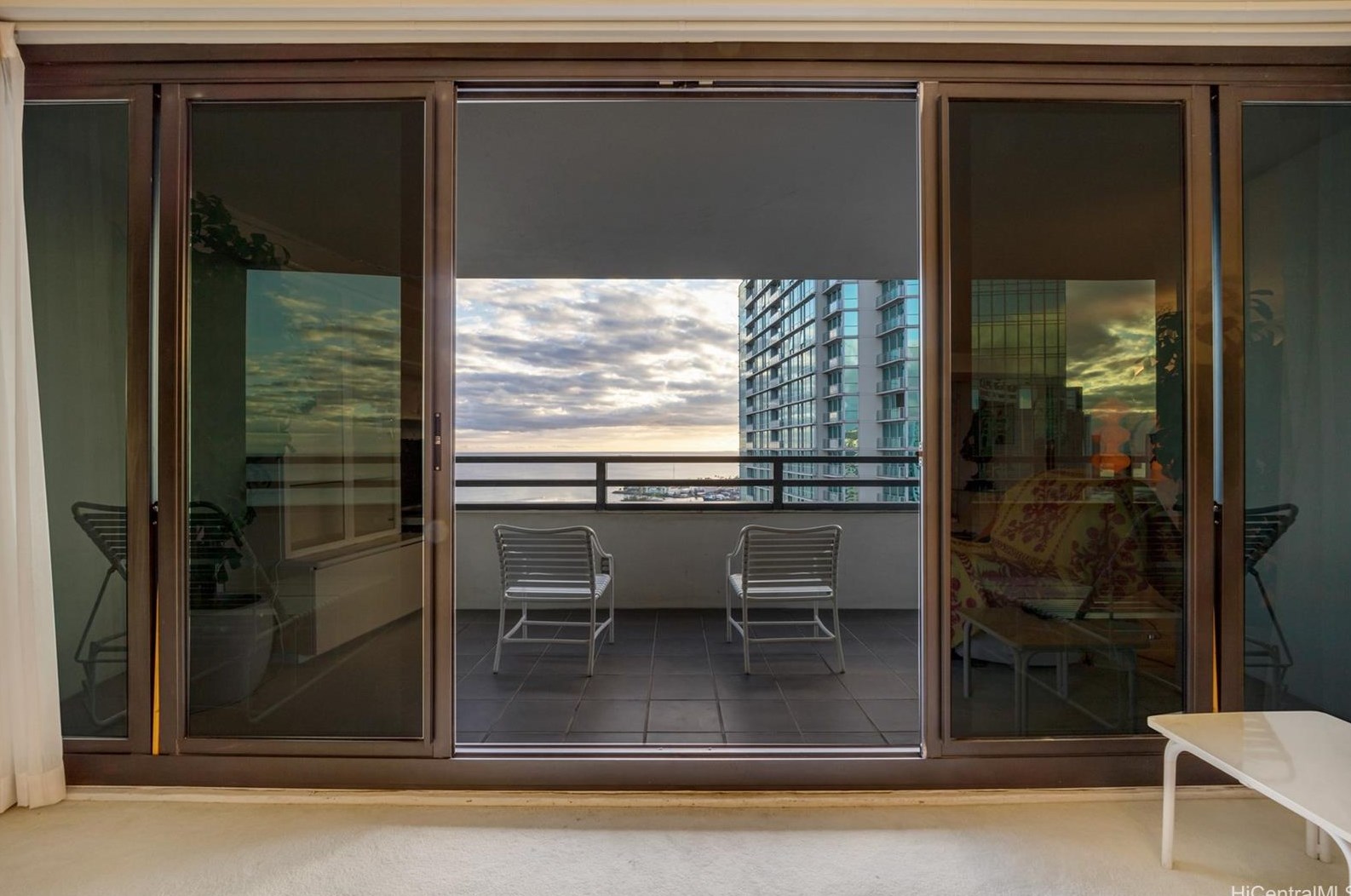 1330 Ala Moana Blvd, Honolulu HI  96814-4200 exterior