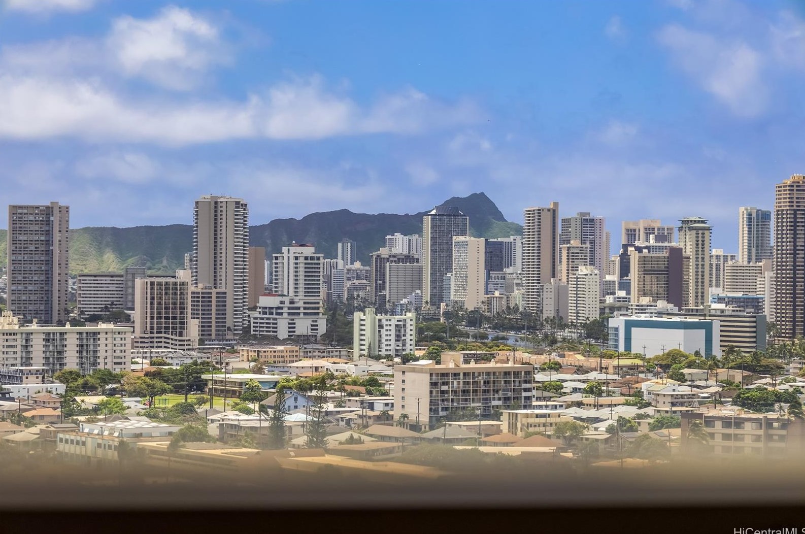 1448 Young St, Honolulu HI  96814-1837 exterior