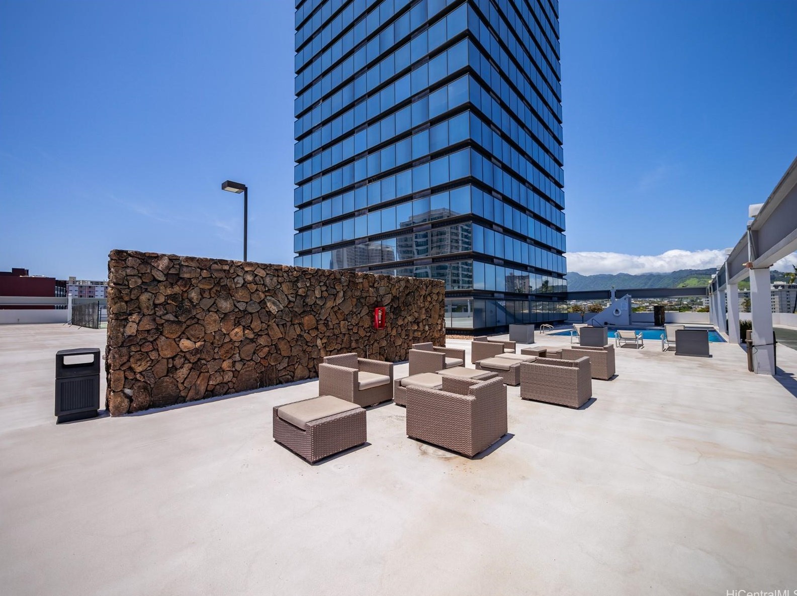 1750 Kalakaua Ave, Honolulu HI 96826-3700 exterior