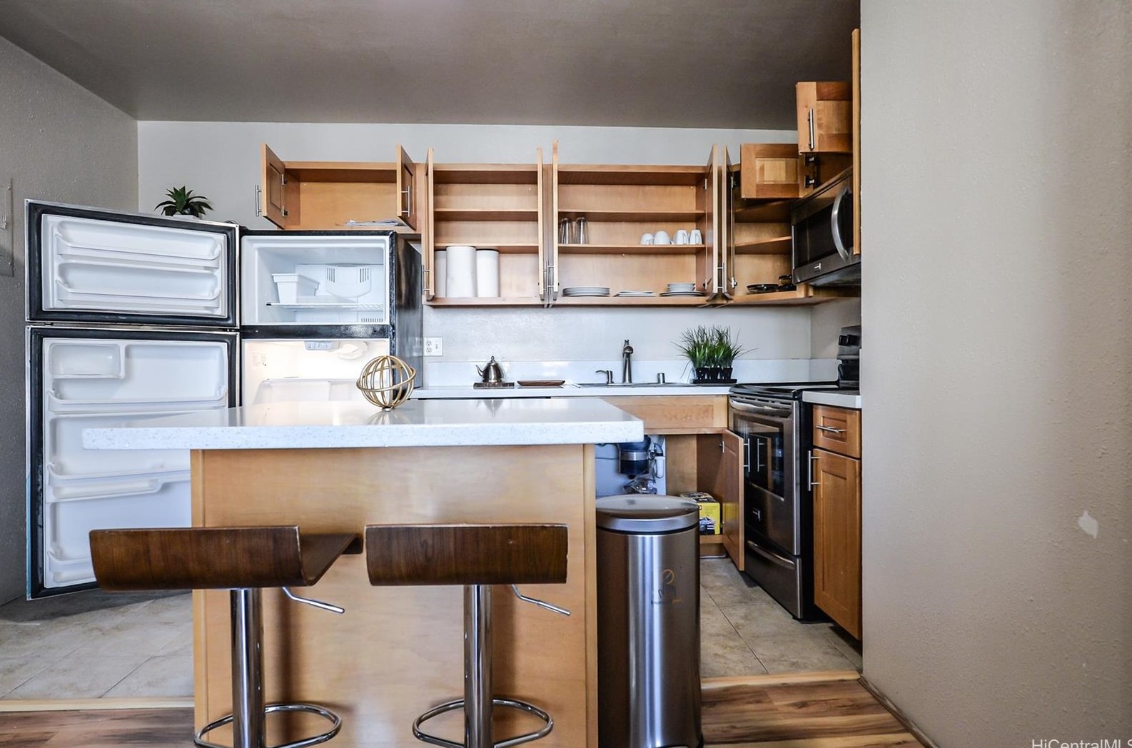 2240 Kuhio Ave, Honolulu HI  96815-2898 exterior