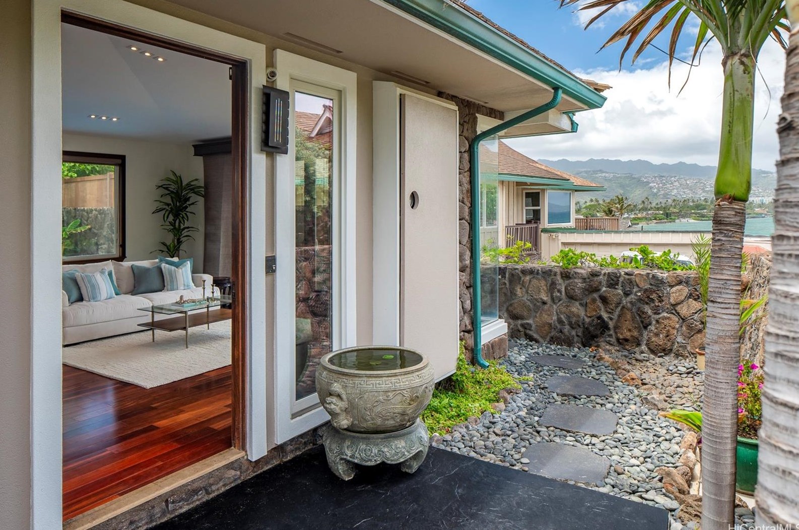 4140 Black Pt Rd, Honolulu HI  96816-4846 exterior