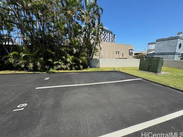 1025 Kalo Pl, Honolulu HI  96826-1634 exterior