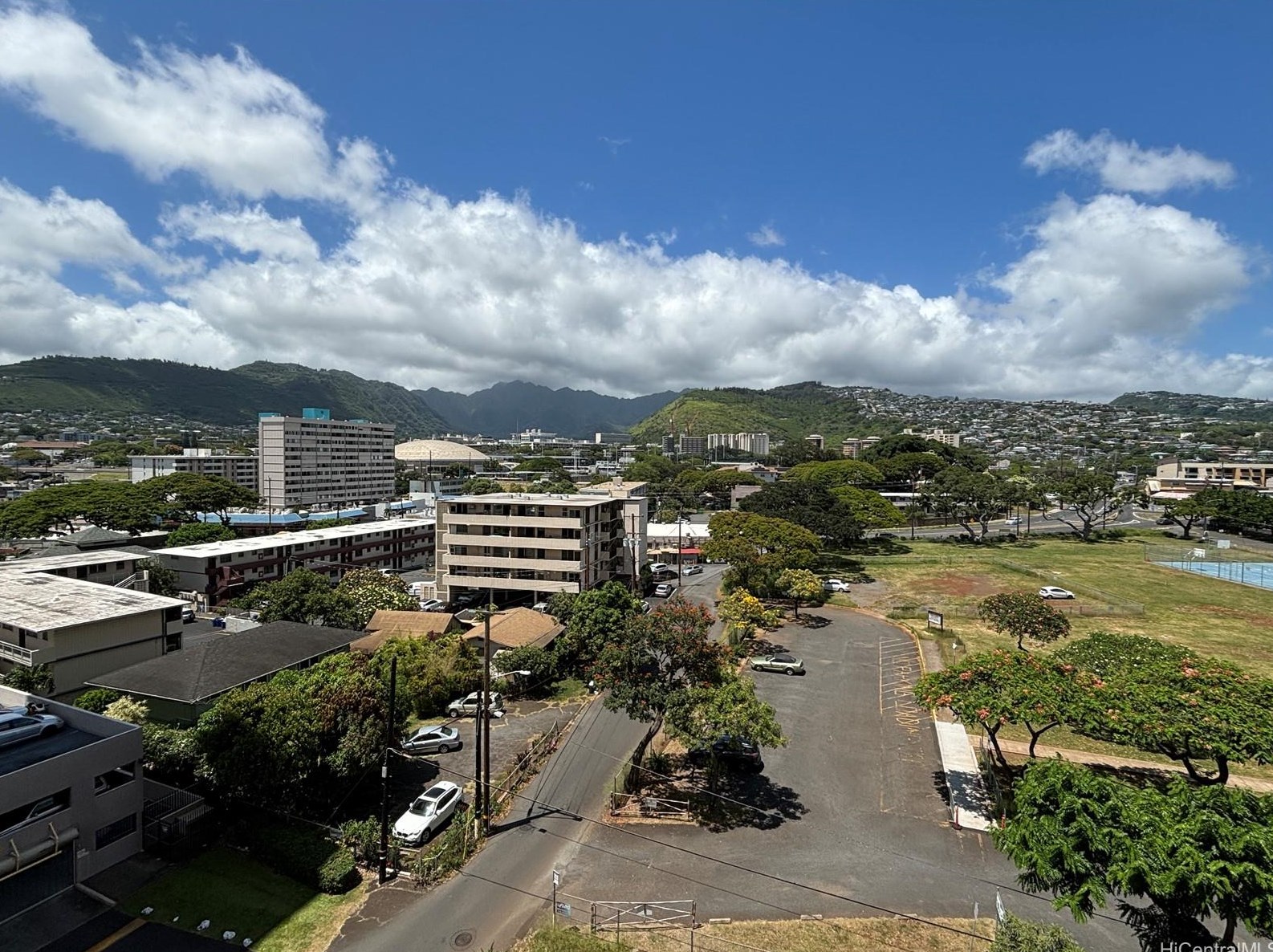 2740 Kuilei St, Honolulu HI  96826-3417 exterior