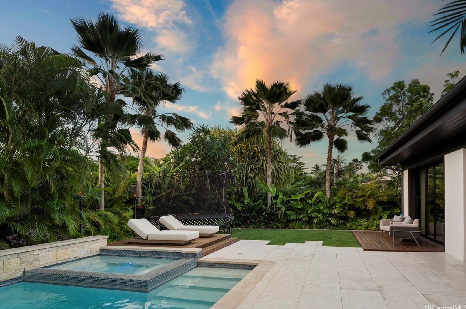 4620 Kahala Ave, Honolulu HI  96816-5211 exterior