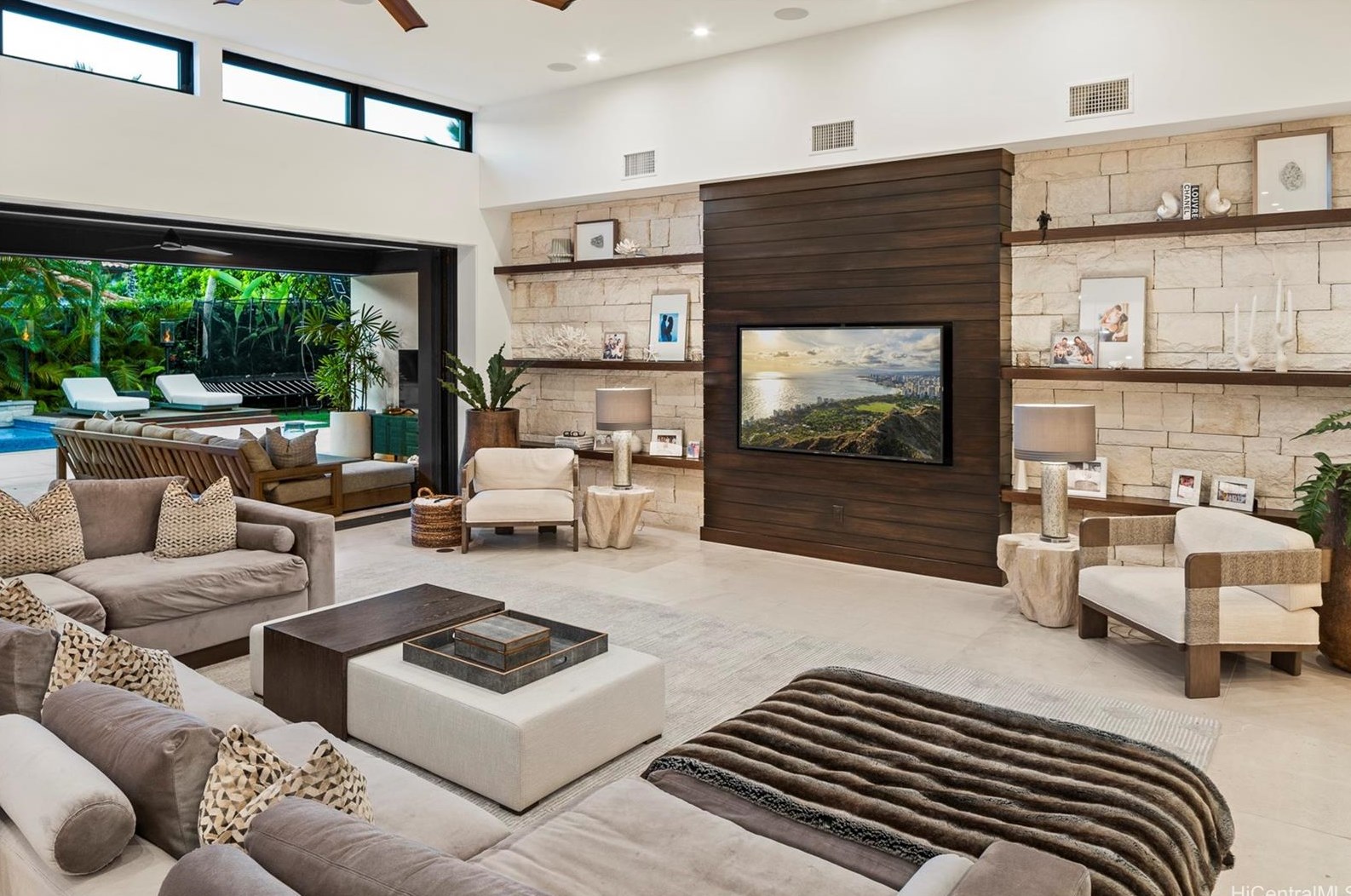 4620 Kahala Ave, Honolulu HI  96816-5211 exterior