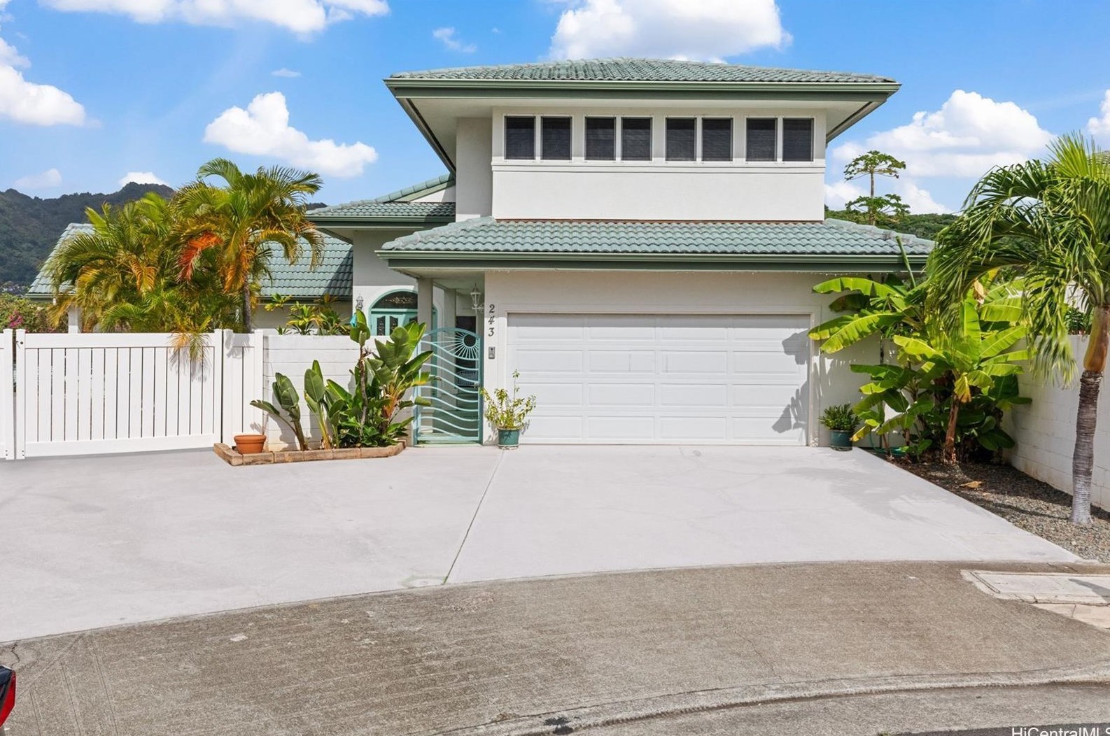 243 Ainahou St, Honolulu HI  96825-1512 exterior