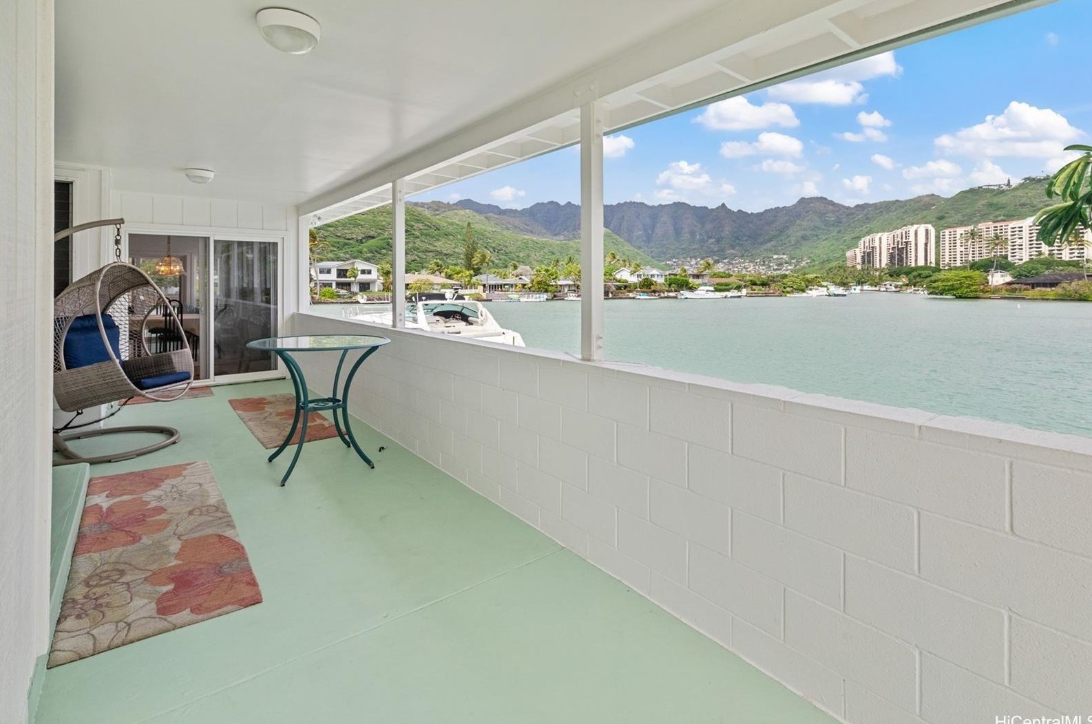 243 Ainahou St, Honolulu HI  96825-1512 exterior