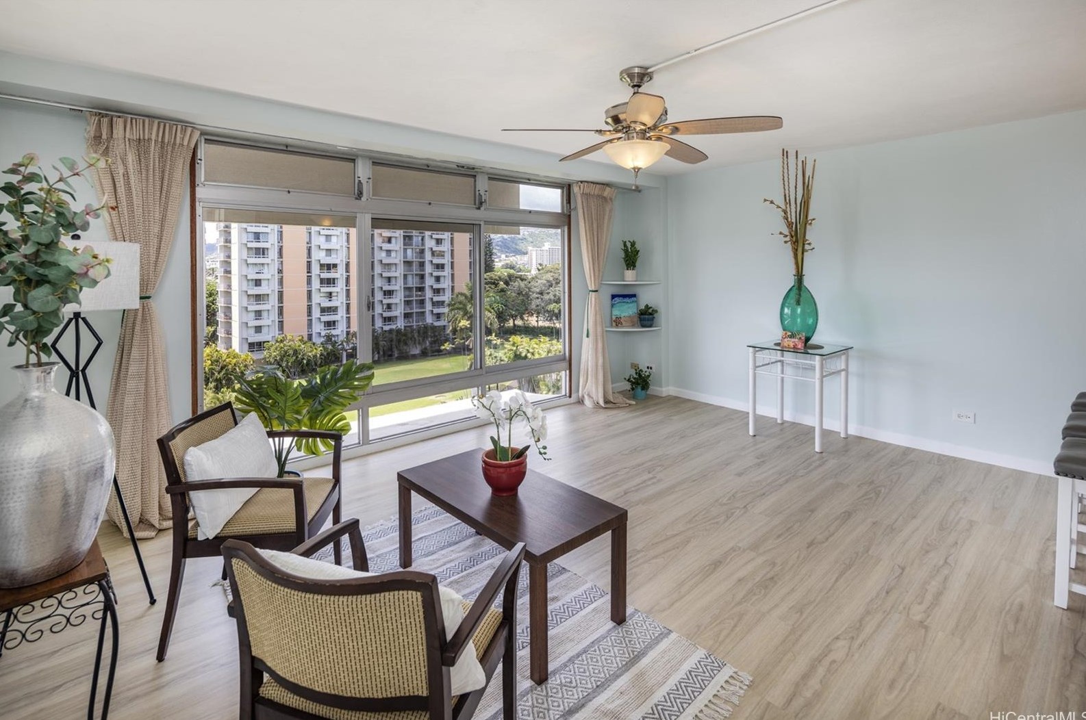 1511 Nuuanu Ave, Honolulu HI  96817-3756 exterior